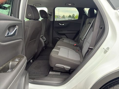 Used 2025 Chevrolet Blazer LT AWD/4WD image 34