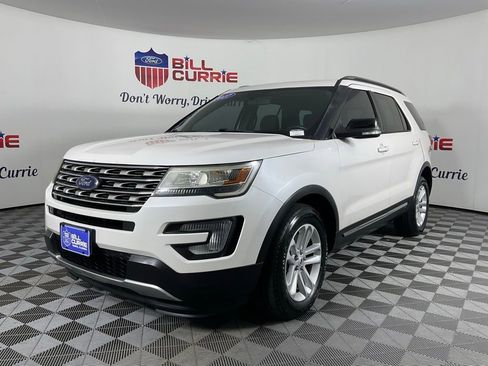 Used 2017 Ford Explorer XLT FWD image 7