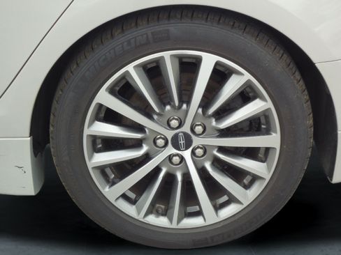 Used 2020 Lincoln MKZ AWD w/ Convenience Package image 9