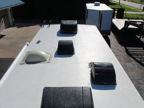 Used 2022 Ford E-450 and Econoline 450 Super Duty w/ Motorhome Prep Package image 84