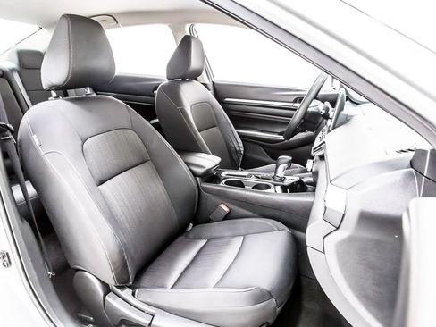 Used 2021 Nissan Altima 2.5 SV FWD image 32