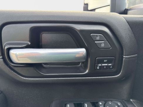Used 2022 GMC Sierra 2500 Denali image 17