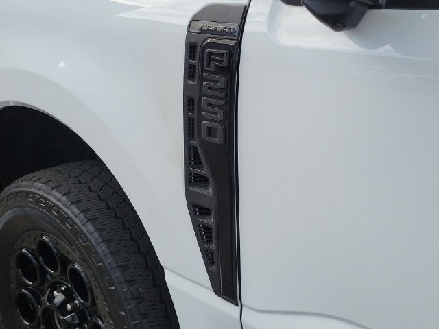 Used 2024 Ford F250 Lariat w/ Lariat Ultimate Package AWD/4WD image 9