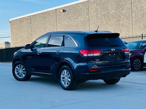 Used 2017 Kia Sorento EX image 7