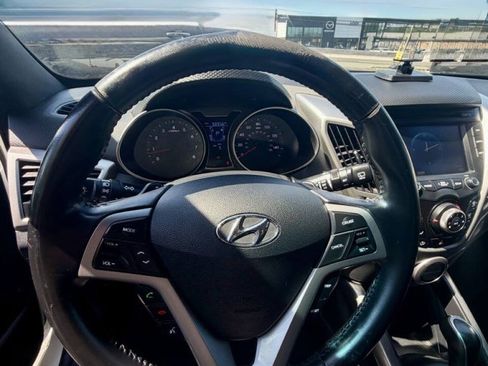 Used 2016 Hyundai Veloster w/ Option Group 02 FWD image 12