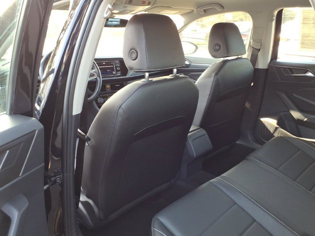 Used 2024 Volkswagen Jetta SE FWD image 23