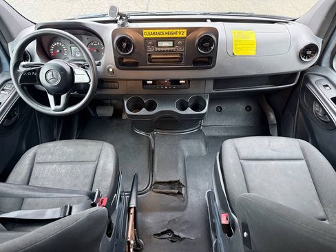 Used 2019 Mercedes-Benz Sprinter 144 image 7
