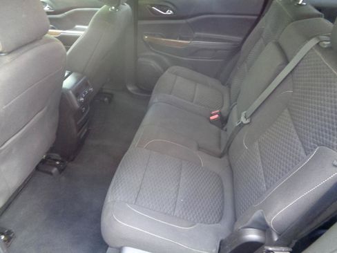 Used 2018 GMC Acadia SLE FWD image 28