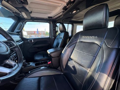 Used 2018 Jeep Wrangler Unlimited Sahara w/ Safety Group AWD/4WD image 23