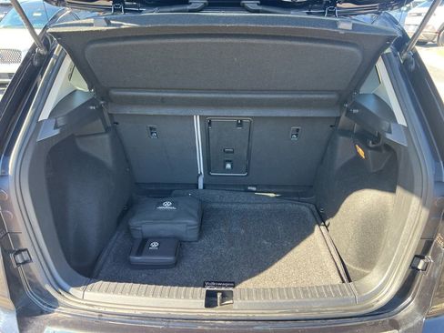 Used 2023 Volkswagen Taos SE image 14