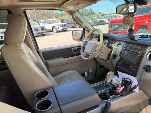 Used 2012 Ford Expedition XLT image 24