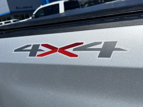 Used 2022 Chevrolet Silverado 1500 LT image 10