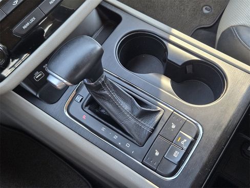 Used 2017 Kia Sedona LX w/ LX Essentials Premium Package image 19