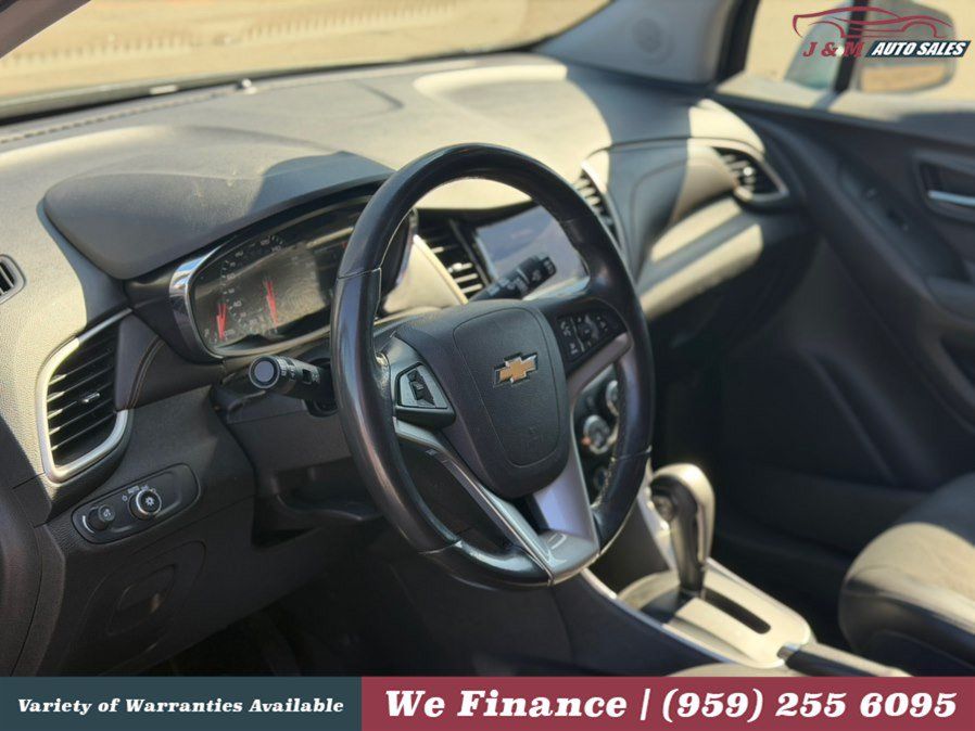 Used 2020 Chevrolet Trax LT w/ LT Convenience Package AWD/4WD image 10