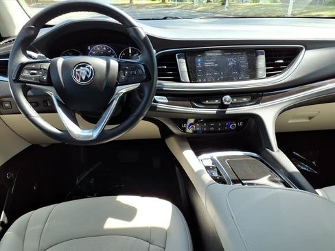 Used 2024 Buick Enclave Premium AWD/4WD image 9