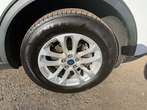 Used 2022 Ford Escape SE image 9