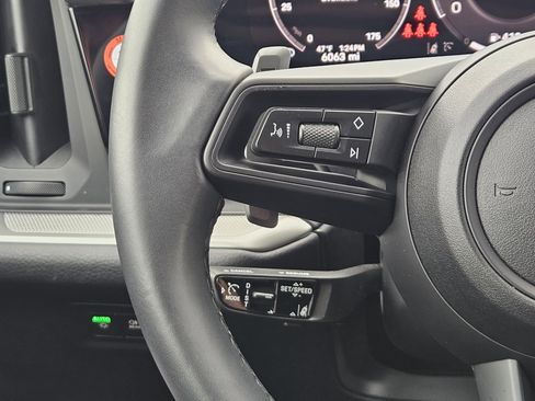 Certified 2025 Porsche Cayenne image 26