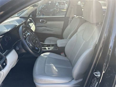Used 2023 Kia Sorento S image 13