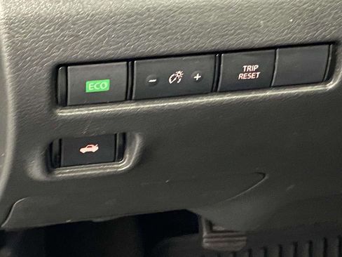 Used 2025 Nissan Sentra S FWD image 17