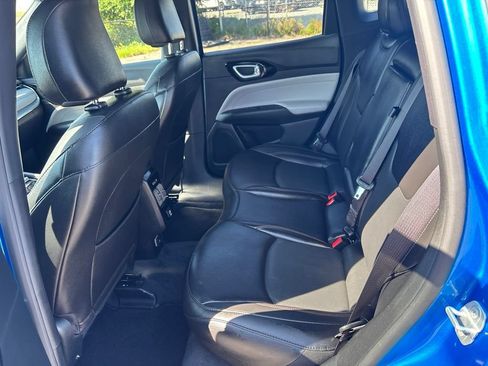 Used 2023 Jeep Compass Limited AWD/4WD image 9