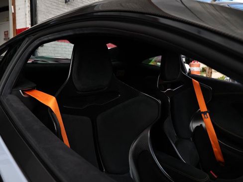 Used 2019 McLaren 600LT RWD image 7