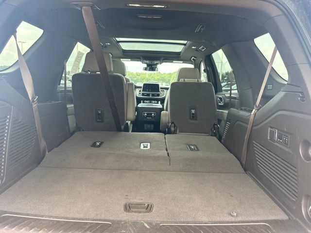 Used 2023 GMC Yukon SLT w/ SLT Premium Package AWD/4WD image 32