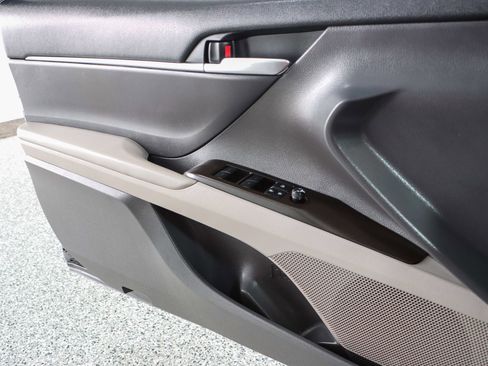 Used 2021 Toyota Camry SE image 21