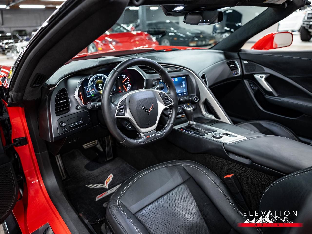 Used 2015 Chevrolet Corvette Z06 w/ 3LZ Preferred Equipment Group RWD image 9