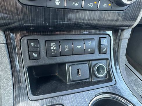 Used 2016 Chevrolet Traverse LT AWD/4WD image 22