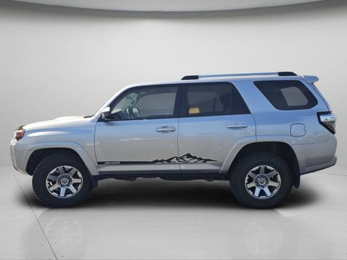 Used 2016 Toyota 4Runner Trail AWD/4WD image 21