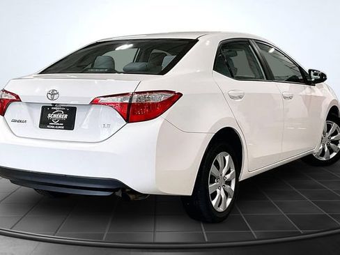 Used 2015 Toyota Corolla LE FWD image 2