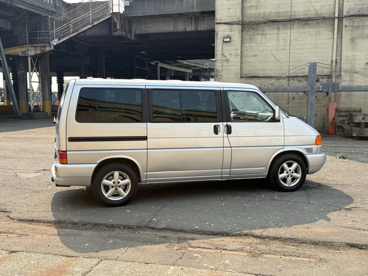 Used 2003 Volkswagen Eurovan MV FWD image 37