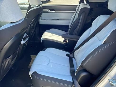 Used 2022 Hyundai Palisade SEL FWD image 12