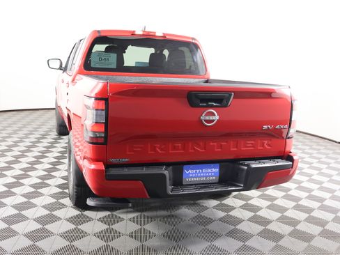 Used 2024 Nissan Frontier SV image 7