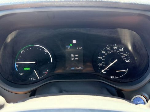 Used 2024 Toyota Sienna XLE w/ XLE Plus Package AWD/4WD image 16