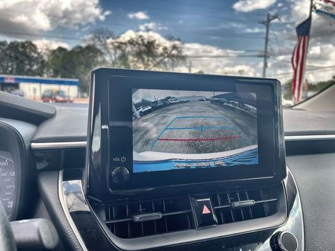 Used 2025 Toyota Corolla LE FWD image 14