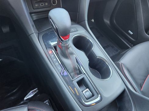 Used 2024 Chevrolet Equinox RS w/ RS Leather Package image 24