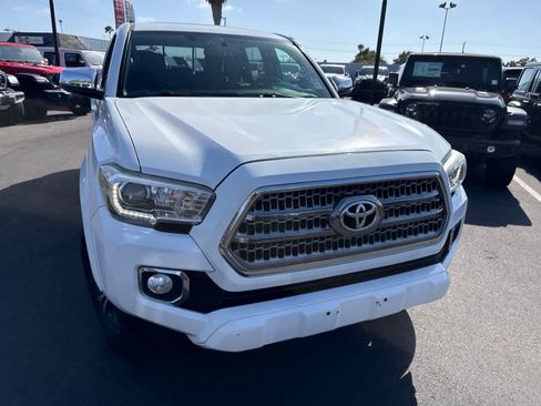 Used 2017 Toyota Tacoma Limited w/ Tow Package AWD/4WD image 8