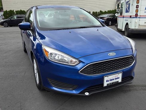 Used 2018 Ford Focus SE FWD image 4