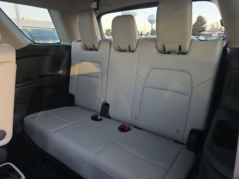 Used 2024 Nissan Pathfinder SL w/ SL Premium Package image 18