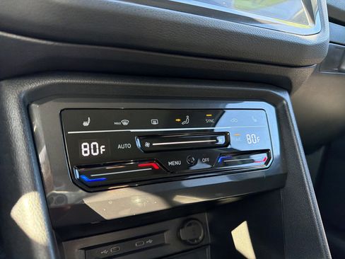 Certified 2023 Volkswagen Tiguan SE w/ Panoramic Sunroof Package image 21