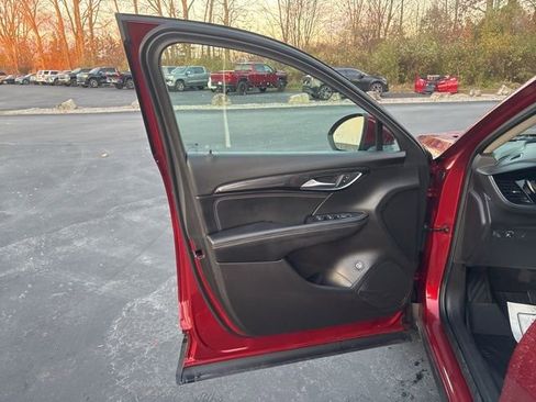 Used 2022 Buick Envision Preferred image 10