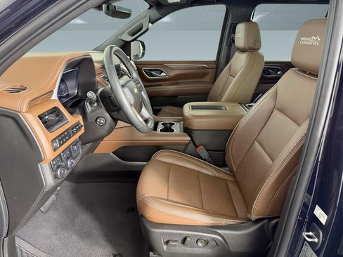 Used 2023 Chevrolet Tahoe High Country w/ Premium Package AWD/4WD image 5