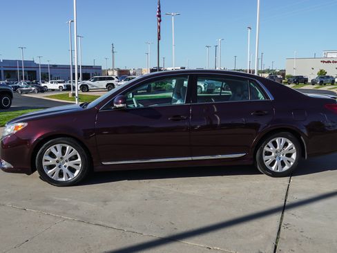 Used 2011 Toyota Avalon FWD image 5