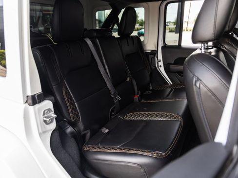 Used 2022 Jeep Wrangler Unlimited Sahara AWD/4WD image 36