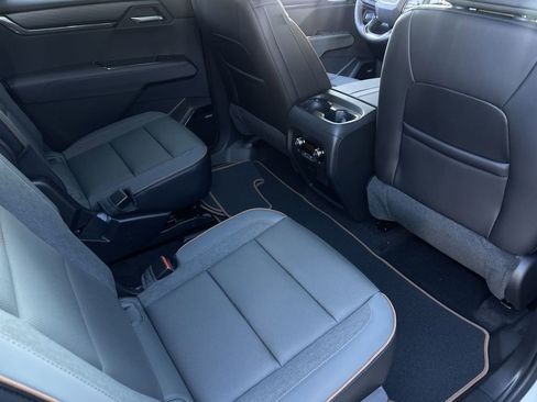 New 2026 GMC Acadia AT4 w/ Luxury Package image 27