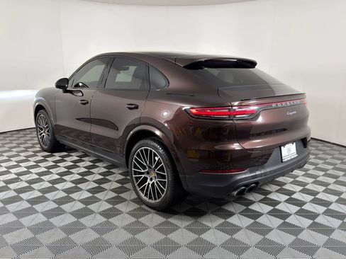 Used 2021 Porsche Cayenne Coupe image 3