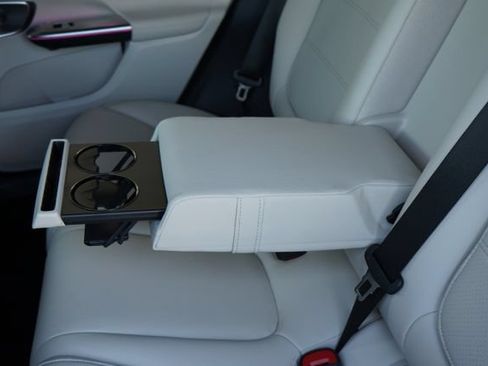Used 2026 Mercedes-Benz GLC 300 image 26