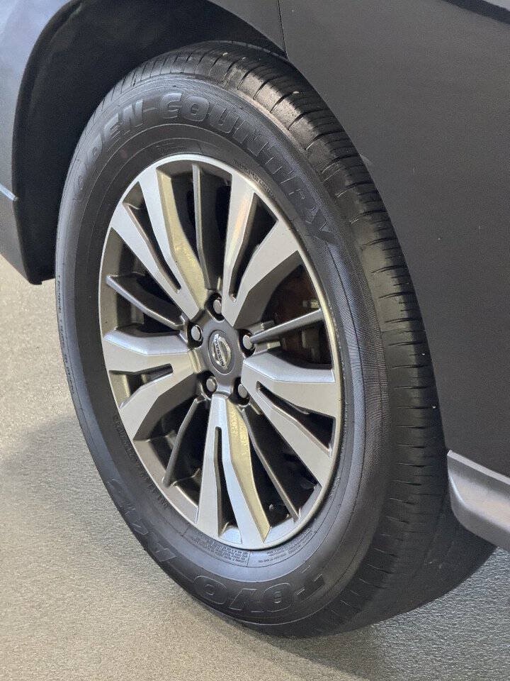 Used 2019 Nissan Pathfinder SL AWD/4WD image 18
