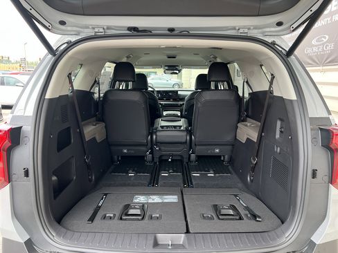 New 2026 Kia Carnival EX image 15